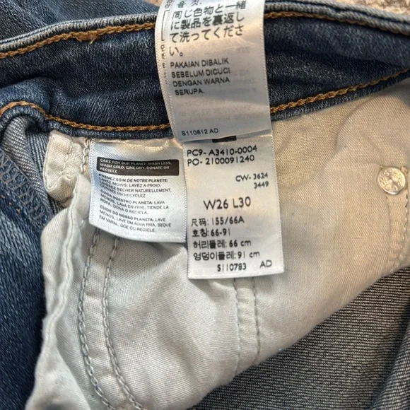 Levi's Women's 726 High Rise Flare Jeans. Women’s size 26X30. - Picture 5 of 5